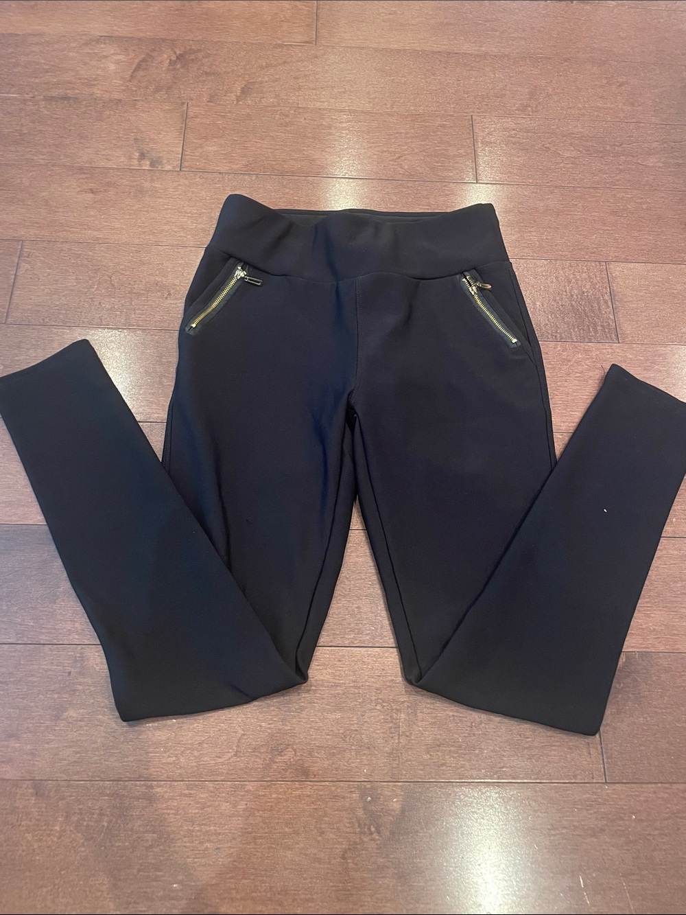 5/$25 Womenβs Black Pull-On Leggings with Zipper Pockets